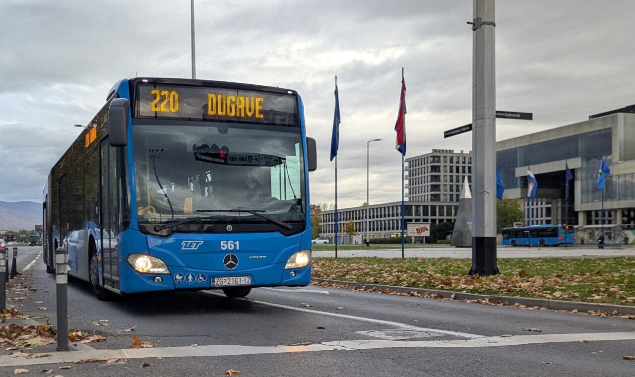 ZET zglobni autobus u Zagrebu