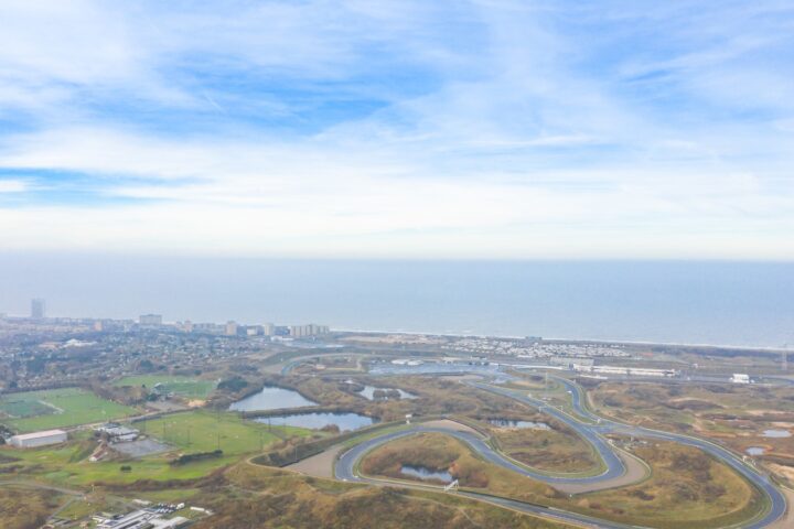 Formula 1 bolidi na stazi Zandvoort.
