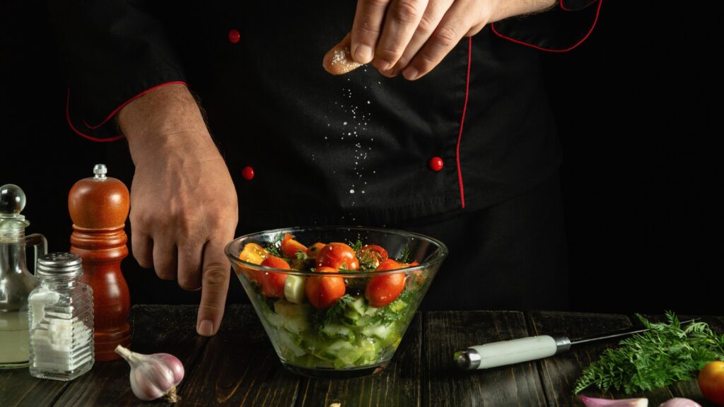 Stir fry s povrćem i rezancima za brzinski obrok pun okusa