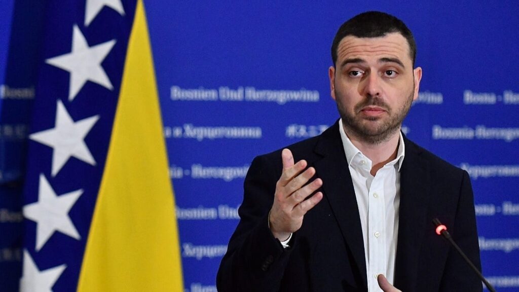 Saša Magazinović na konferenciji za medije.