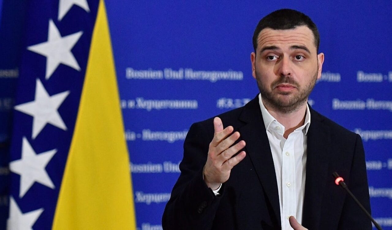 Saša Magazinović na konferenciji za medije.