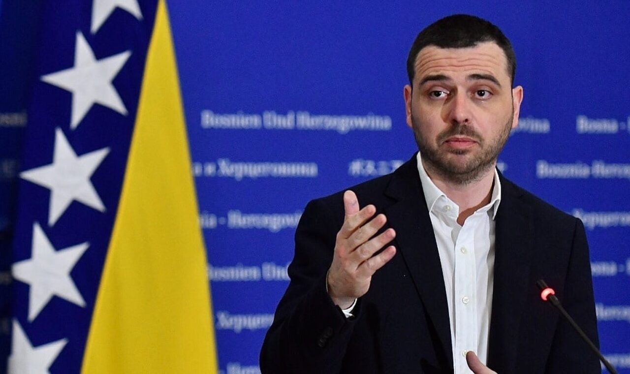 Saša Magazinović na konferenciji za medije.
