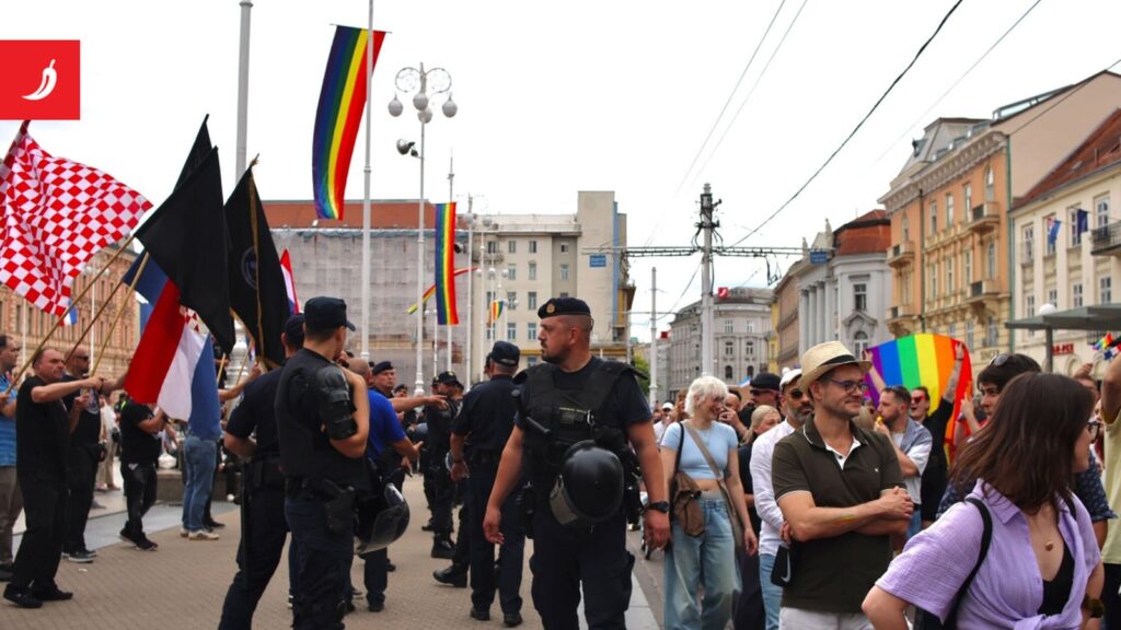 Povorka u Zagrebu s policijom i sudionicima.