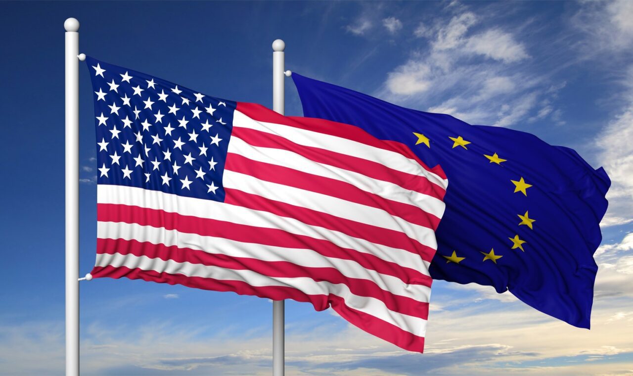 Ameri?ke i evropske zastave kao ilustracija politi?ke odluke SAD-a