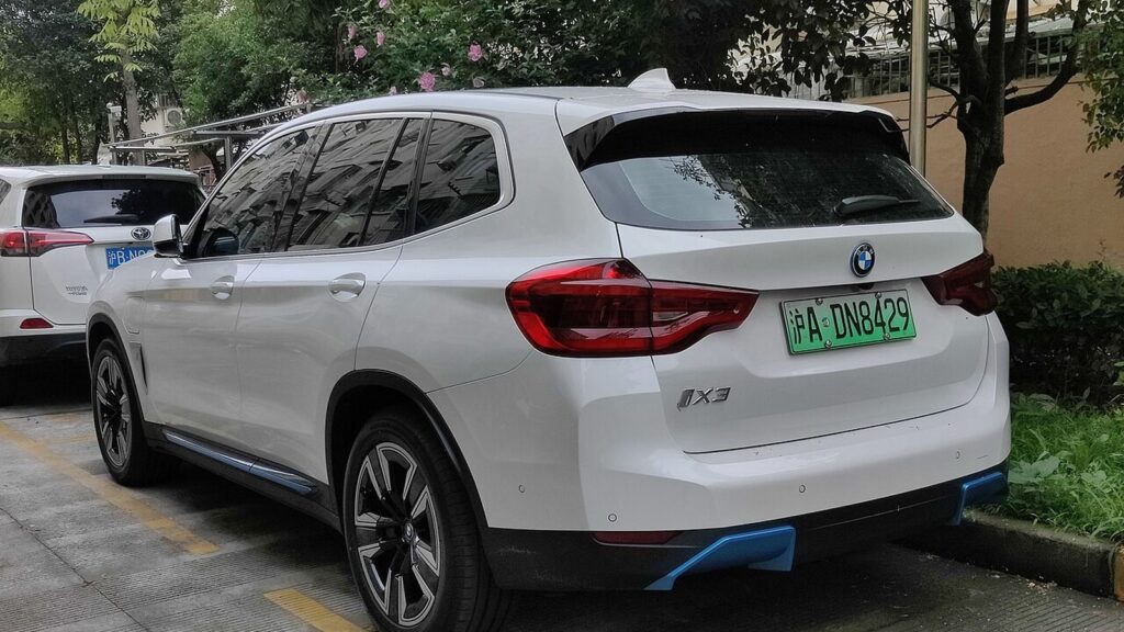 BMW iX3 snažno krenuo: više od 10.000 prodanih primjeraka i vodeća pozicija u svojoj klasi