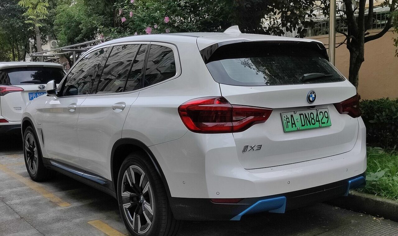 BMW iX3 snažno krenuo: više od 10.000 prodanih primjeraka i vodeća pozicija u svojoj klasi