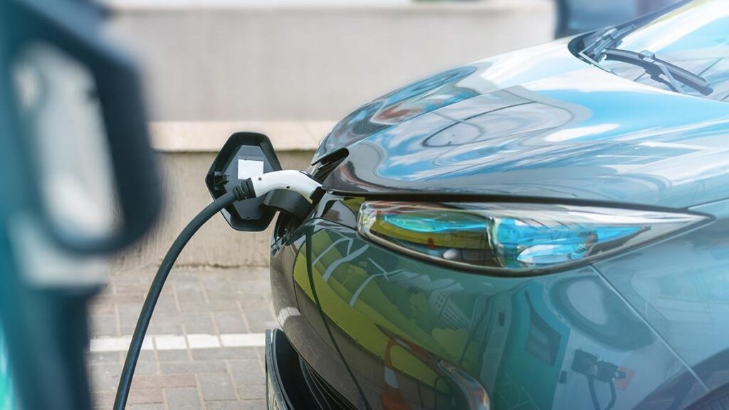 Električni automobili u maju prvi put prodavaniji od benzinskih u Evropi