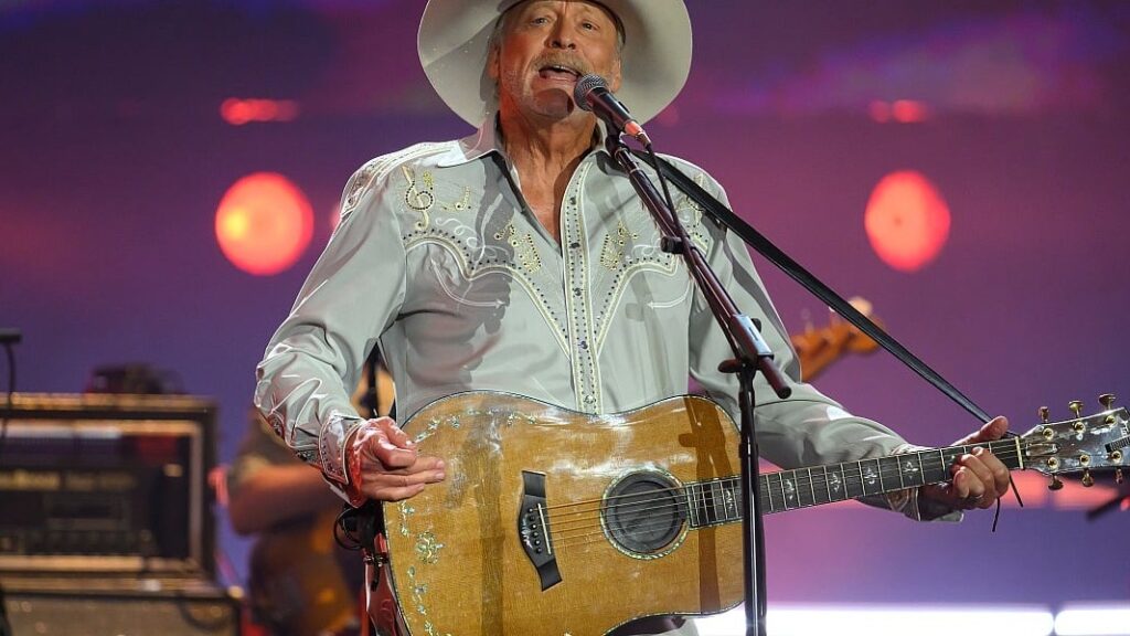 Emotivna večer u Nashvilleu: Alan Jackson održao oproštajni koncert pred hiljadama fanova