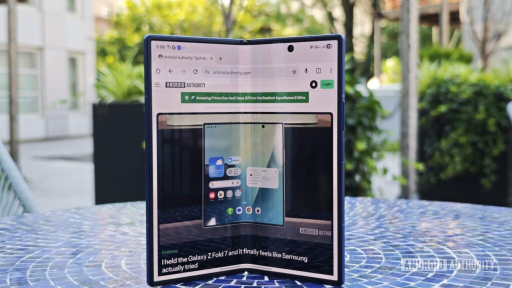 Galaxy Z Fold 7 dobiva dvije nove Galaxy AI značajke uz lipanjsku sigurnosnu zakrpu