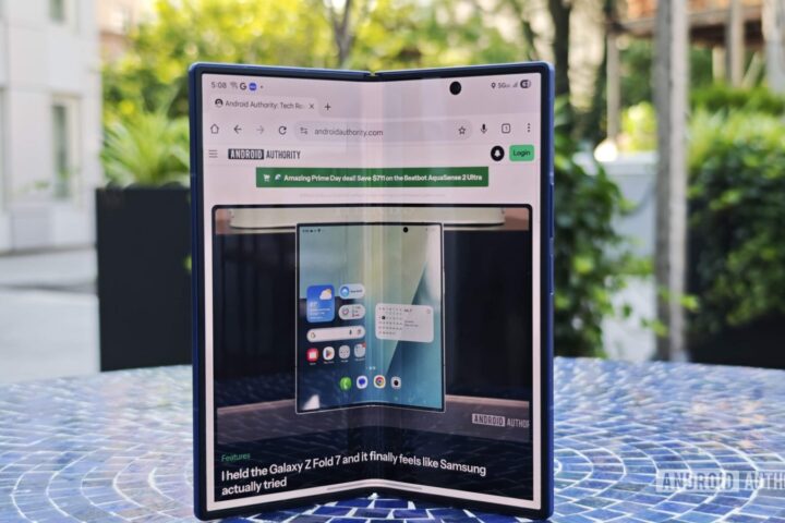 Galaxy Z Fold 7 dobiva dvije nove Galaxy AI značajke uz lipanjsku sigurnosnu zakrpu