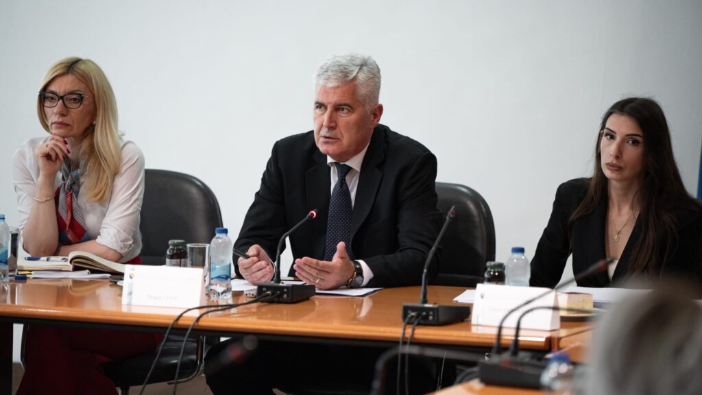 Matović: Bez budžeta nema primjene zakona, sindikati spremni na proteste pred Predsjedništvom BiH