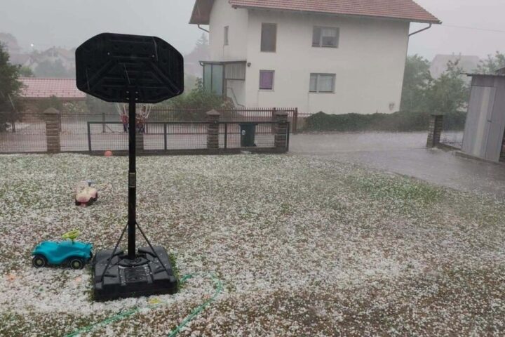 Nevrijeme pogodilo dijelove BiH, led zabijelio Bosanski Petrovac