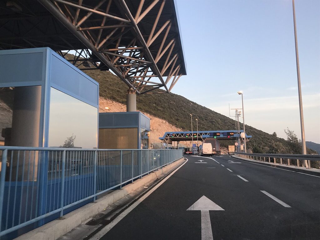 Border crossing between Croatia and Bosnia and Herzegovina