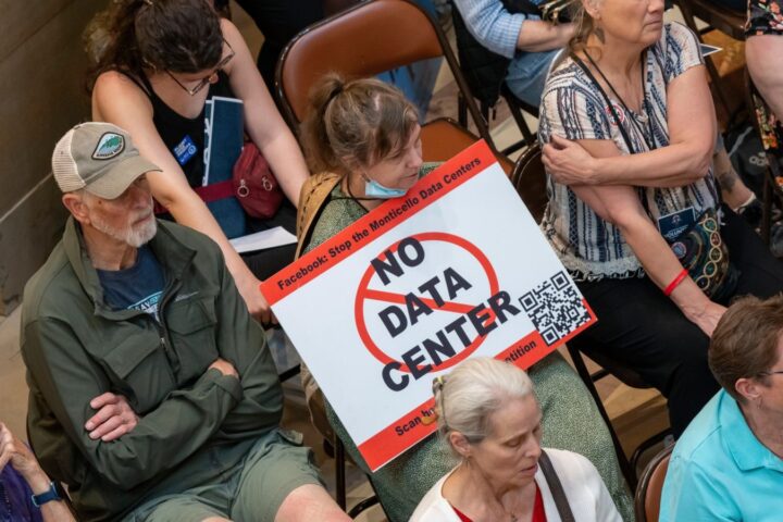 Više od 75 projekata podatkovnih centara vrijednih 130 milijardi dolara blokirano u prva četiri mjeseca 2026.