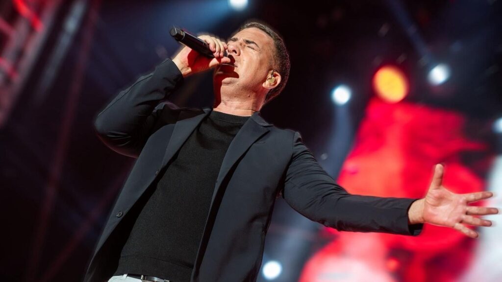 Željko Joksimović pred večerašnji koncert u Zetri objavio novu verziju pjesme i spomenuo Zmajeve