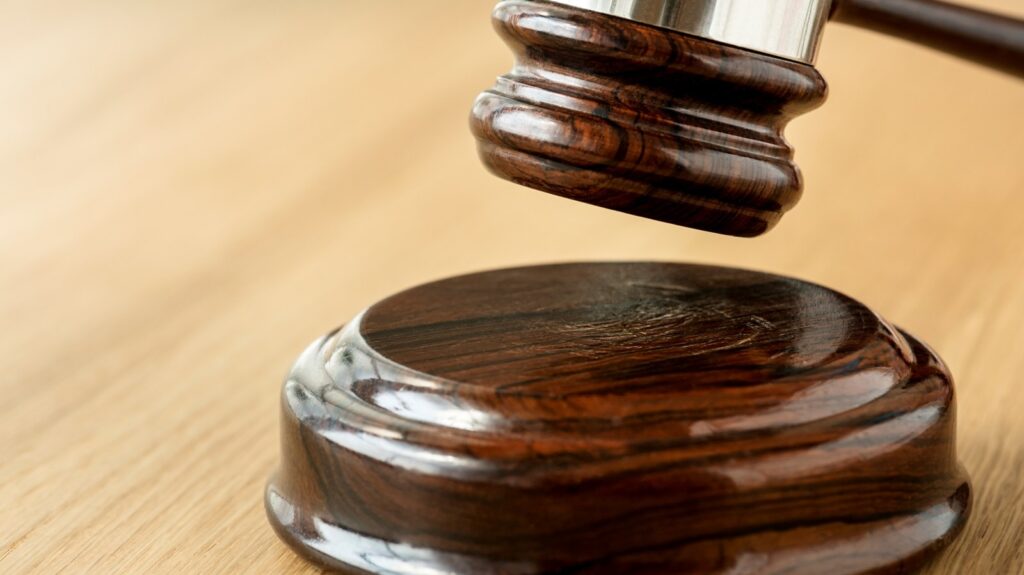 Abu Dabi od septembra uvodi AI platformu u pravosuđu uz obavezan ljudski nadzor