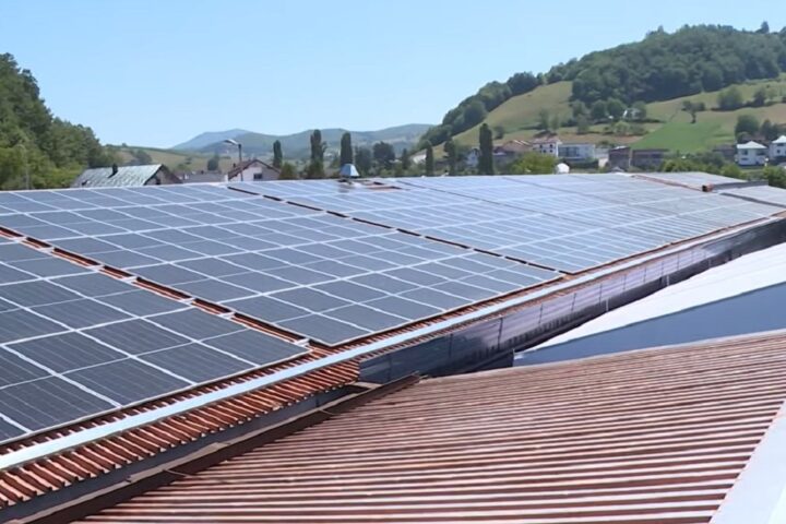 Akrobat u Bužimu pustio u rad solarnu elektranu vrijednu pola miliona KM
