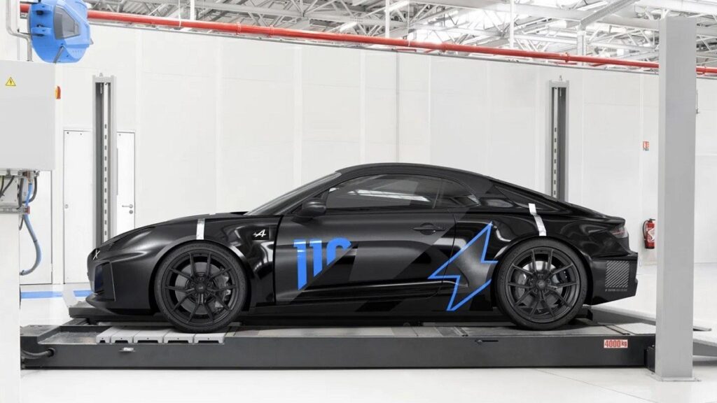 Alpine predstavio prototip A110 Future s dva elektromotora i 800-voltnom arhitekturom
