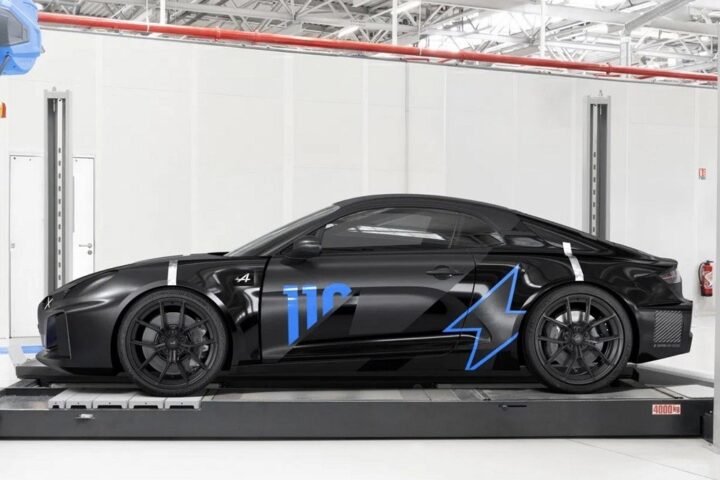 Alpine predstavio prototip A110 Future s dva elektromotora i 800-voltnom arhitekturom