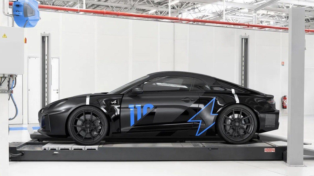 Alpine predstavio prototip A110 Future s dva elektromotora i 800-voltnom arhitekturom