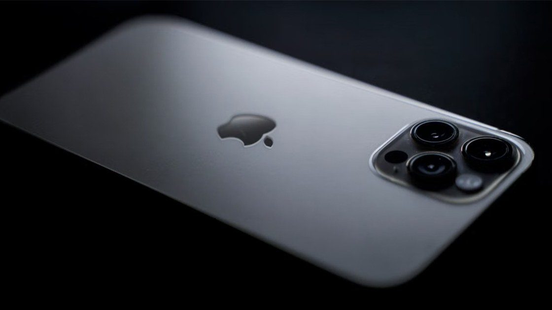 Apple navodno sprema sklopivi iPhone Ultra, ali bi prodaja mogla kasniti
