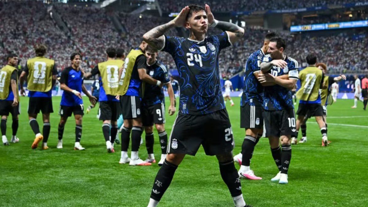 Argentina preokretom u finišu srušila Englesku i izborila finale protiv Španije