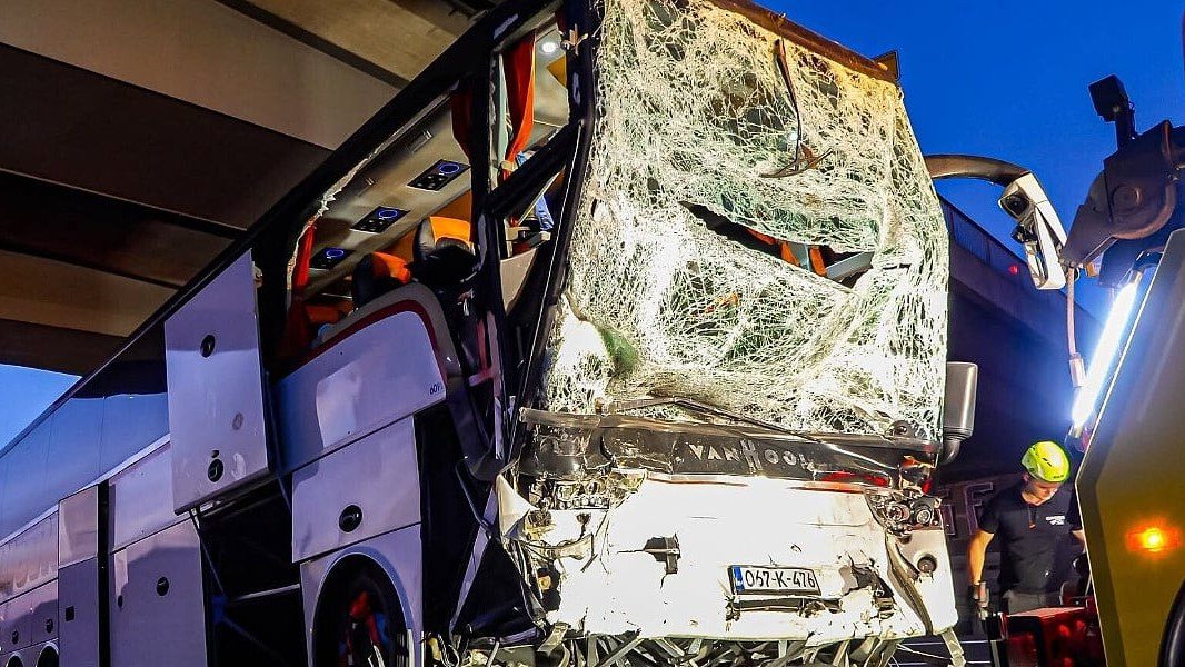 Autobus iz BiH udario u vozilo za osiguranje gradilišta kod Stuttgarta, pet državljana BiH povrijeđeno