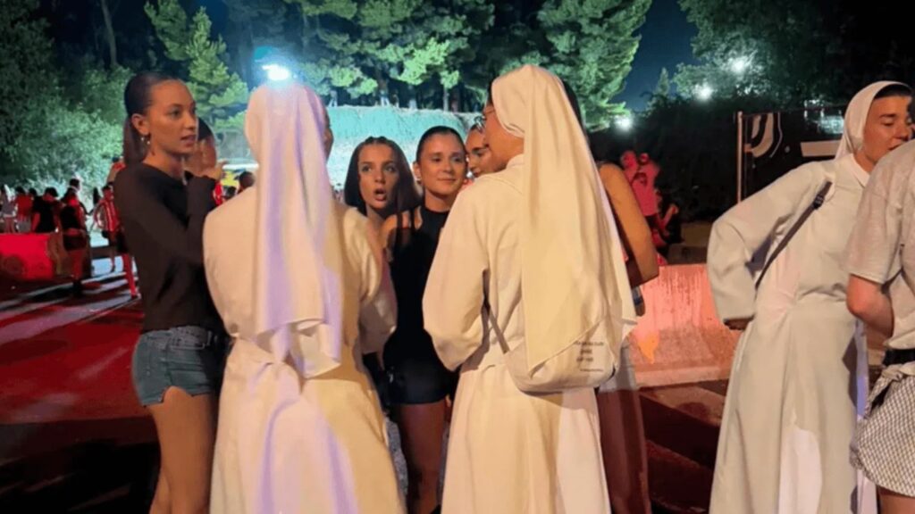 Časne sestre i franjevci na Ultri nudili molitvu, ispovijed i čudotvorne medaljice