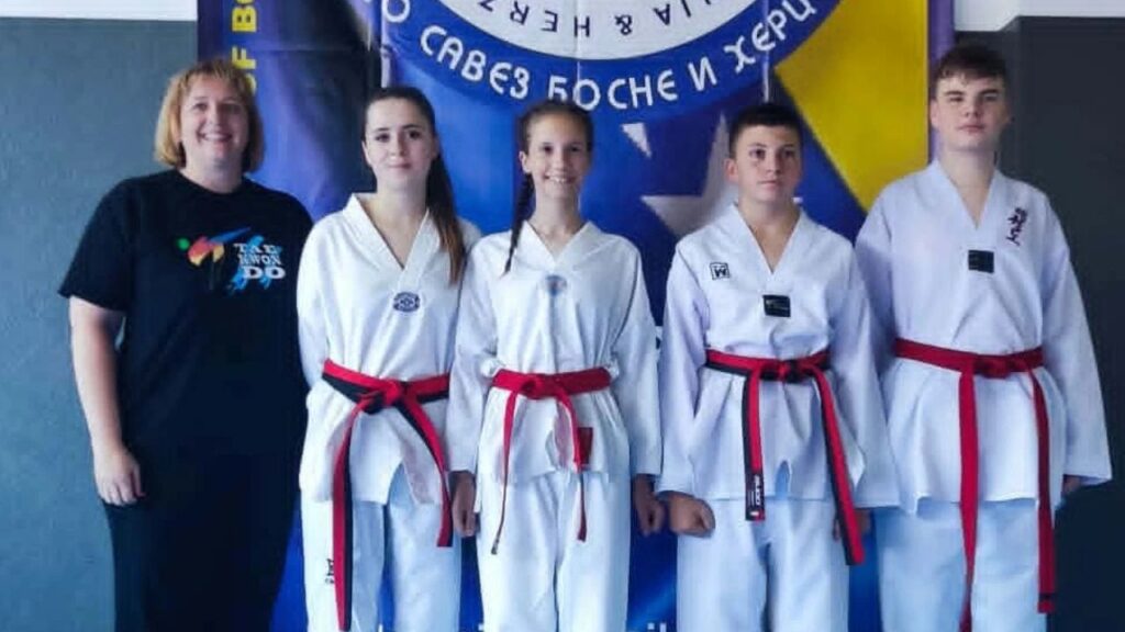 Četvero članova Cro Stara iz Mostara položilo za crni pojas u Livnu