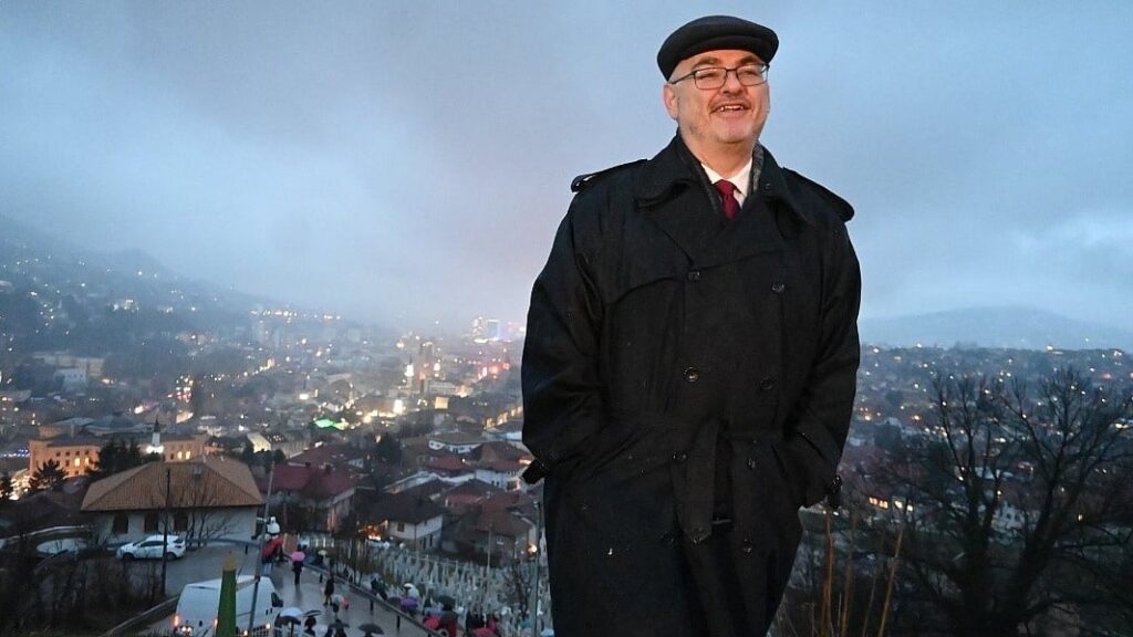 Crishock privremeno ostaje na čelu OHR-a dok EU i SAD ne postignu dogovor