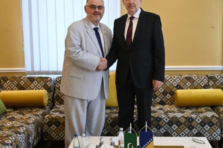 Crishock se sastao s muftijom Grabusom: dijalog vjerskih zajednica u fokusu razgovora u Sarajevu