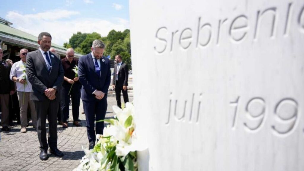 Delegacija EU u BiH odala počast žrtvama genocida u Srebrenici