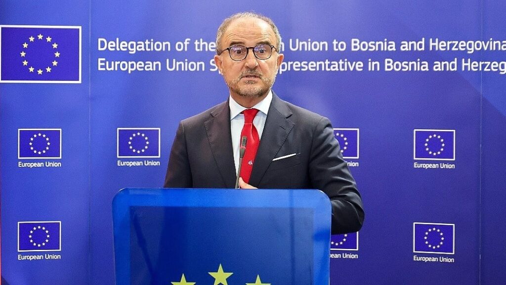 Delegacija EU u BiH odala počast žrtvama ukopanim u Potočarima