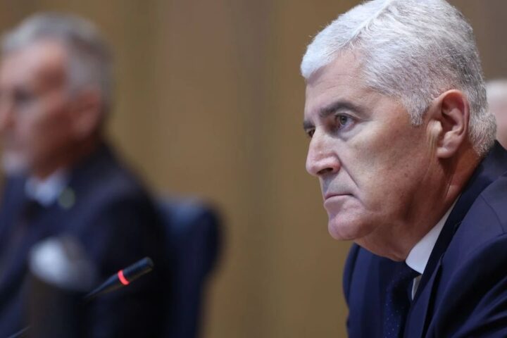 Dom naroda počeo raspravom o dnevnom redu, izaslanici optužili Čovića za kršenje Poslovnika