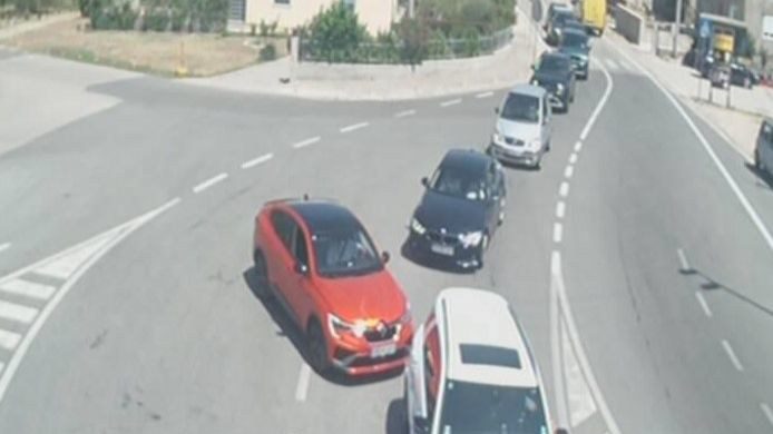 Duge kolone na izlazu iz BiH na prijelazima Deleuša i Zupci