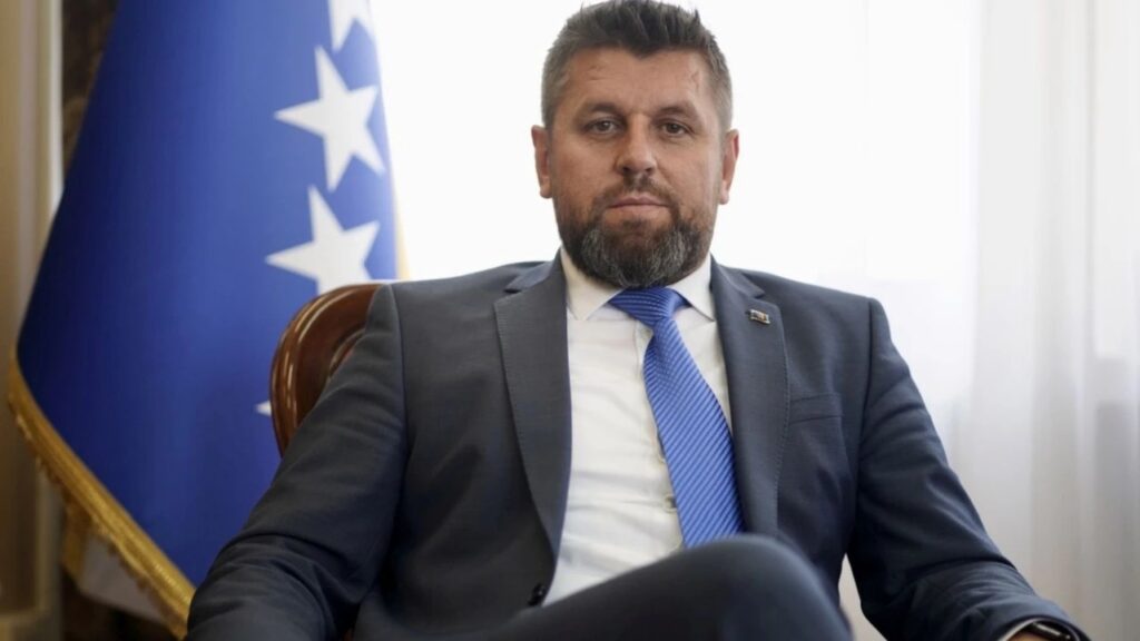 Duraković traži hitno povlačenje prijedloga zakona o simbolima Armije RBiH
