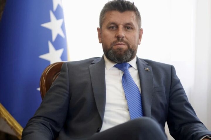 Duraković traži hitno povlačenje prijedloga zakona o simbolima Armije RBiH