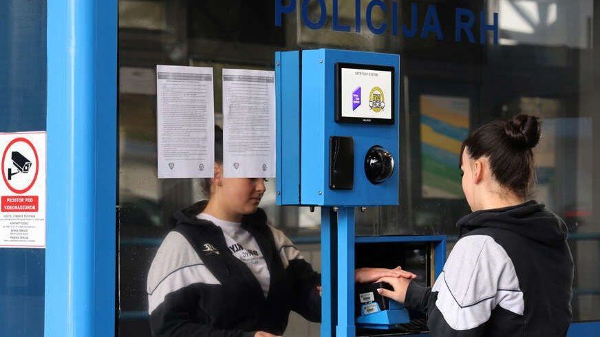 EU može privremeno obustaviti uzimanje biometrijskih podataka na granicama ako nastanu velike gužve