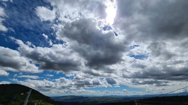 Hercegovinu u ponedjeljak očekuju pljuskovi i grmljavina, od utorka stabilnije i toplije