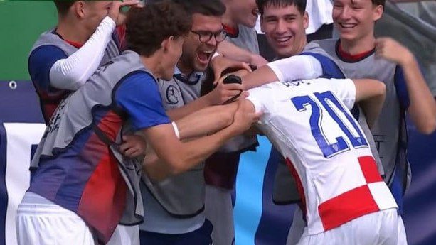 Hrvatska U-19 pobijedila Srbiju 3-0 i izborila polufinale Europskog prvenstva
