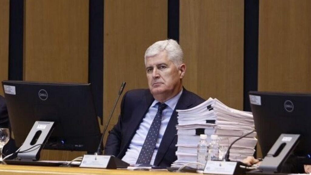 Hrvatski mediji pišu o novim podjelama u HDZ-u BiH, spominju se ostavke u Žepču i Zenici
