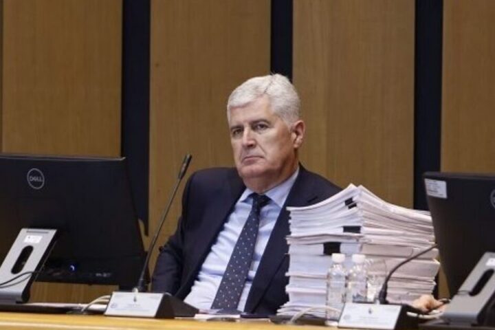 Hrvatski mediji pišu o novim podjelama u HDZ-u BiH, spominju se ostavke u Žepču i Zenici