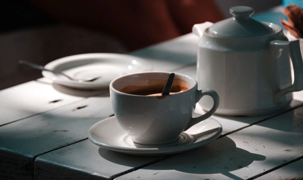 Kafa na prazan želudac: što kaže praksa i kada može smetati