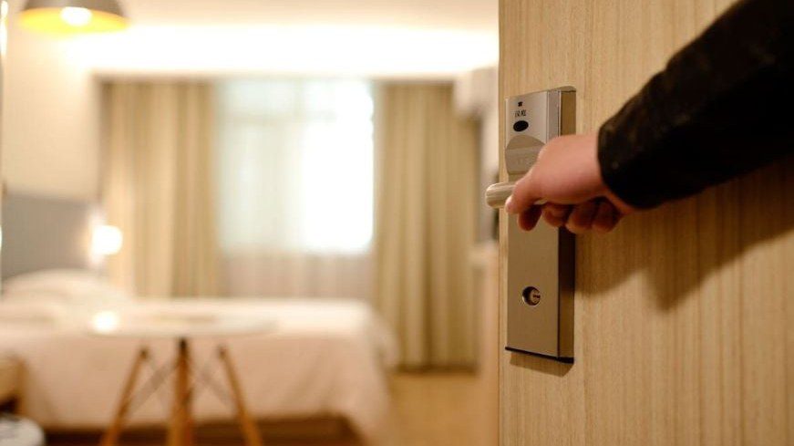 Kolike su plaće sobarica u hotelima i apartmanima u Hrvatskoj: iznosi, smještaj i obroci u fokusu rasprave