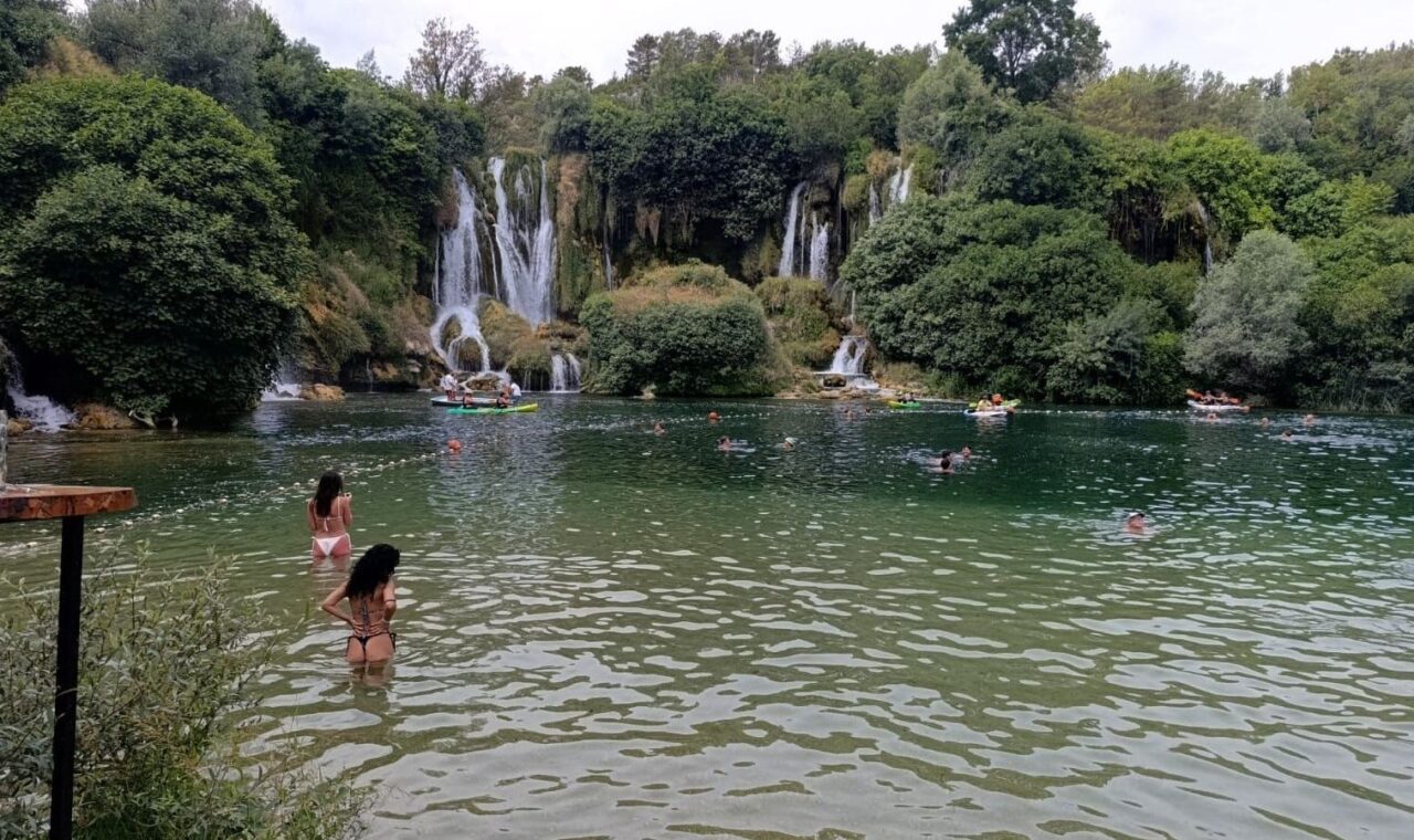 Kravice u Hercegovini: prirodni amfiteatar koji privlači posjetitelje tijekom cijele godine