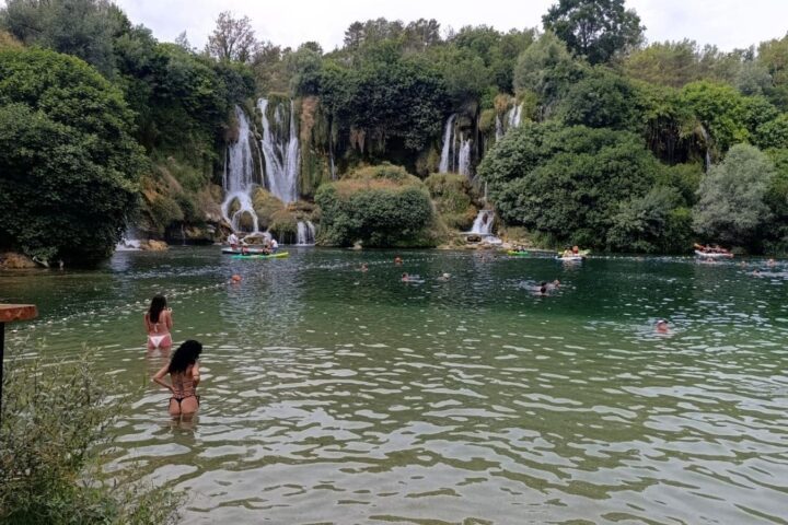 Kravice u Hercegovini: prirodni amfiteatar koji privlači posjetitelje tijekom cijele godine