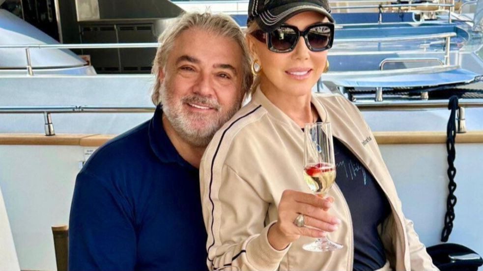 Lepa Brena u biznis klasi uz šampanjac, Boba i Viktor na moru u Italiji