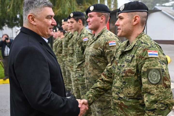 Milanović: Hrvatska vojska neće u Pariz, Kundid neće dati ostavku