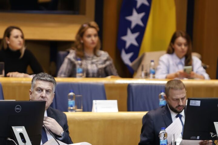 Nešković i Vuković optužili SNSD i HDZ za politički manevar oko zakona o sudu i VSTV-u