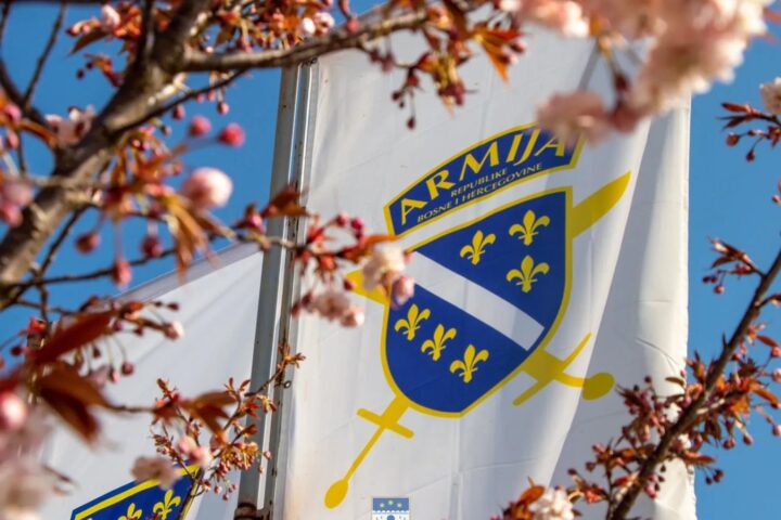 NSRS usvojila zabranu isticanja simbola Armije RBiH, predviđene kazne do pet godina zatvora